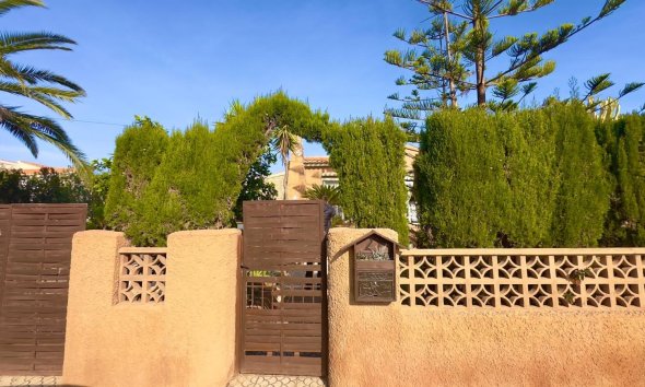 Resale - Villa - Torrevieja - Torreblanca