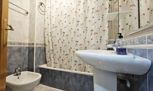 Resale - Apartment - Torrevieja - Estacion de autobuses