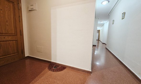 Resale - Apartment - Torrevieja - Estacion de autobuses