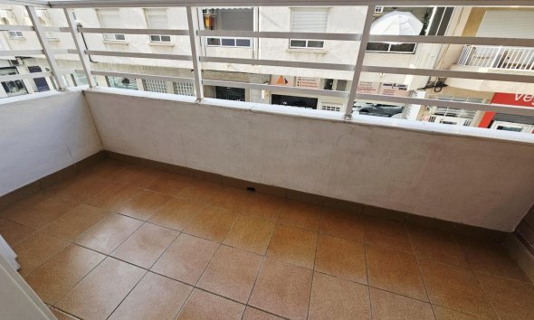 Resale - Apartment - Torrevieja - Estacion de autobuses