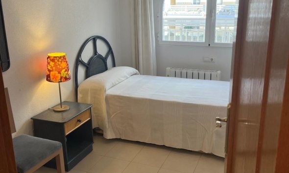 Resale - Apartment - Orihuela Costa - Campoamor