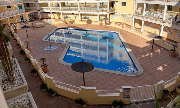 Resale - Apartment - Orihuela Costa - Campoamor