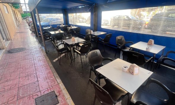 Resale - Commercial premises / Commercial unit / Retail space - Torrevieja - Estacion de autobuses