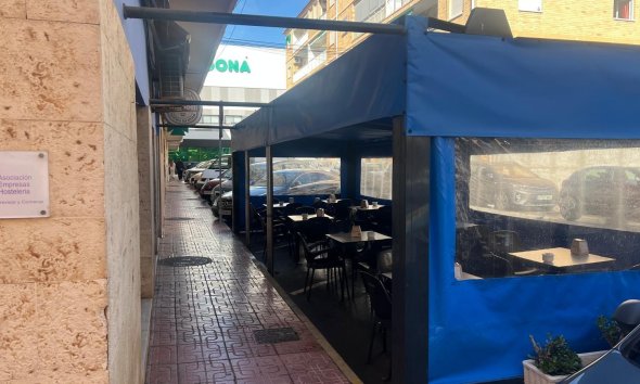 Resale - Commercial premises / Commercial unit / Retail space - Torrevieja - Estacion de autobuses