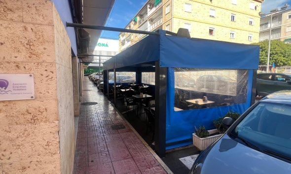 Resale - Commercial premises / Commercial unit / Retail space - Torrevieja - Estacion de autobuses