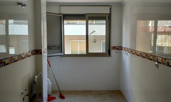 Resale - Apartment - Torrevieja - Estacion de autobuses