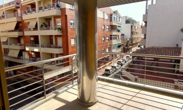 Resale - Apartment - Torrevieja - Estacion de autobuses