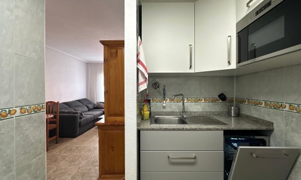 Resale - Apartment - Torrevieja - Estacion de autobuses