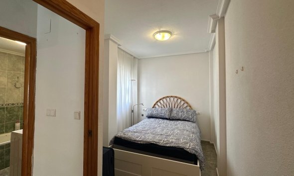 Resale - Apartment - Torrevieja - Estacion de autobuses
