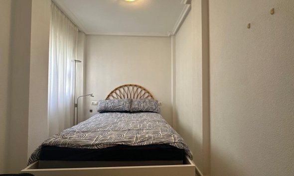 Resale - Apartment - Torrevieja - Estacion de autobuses