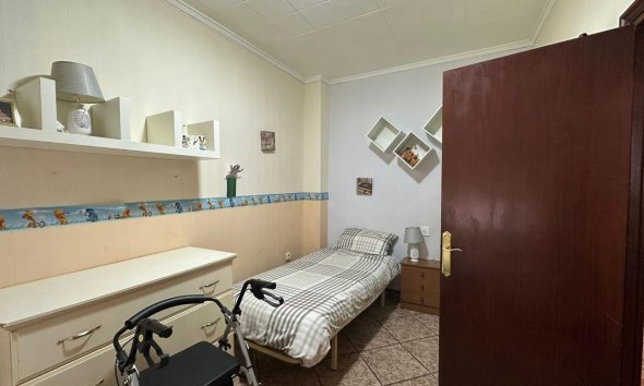 Resale - Apartment - Torrevieja - Estacion de autobuses