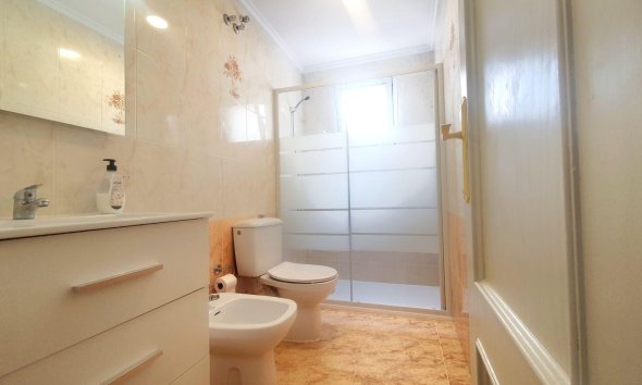 Resale - Apartment - Torrevieja - Estacion de autobuses
