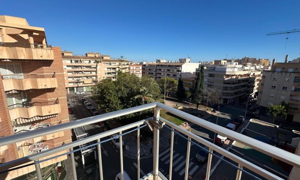 Resale - Apartment - Torrevieja - Estacion de autobuses