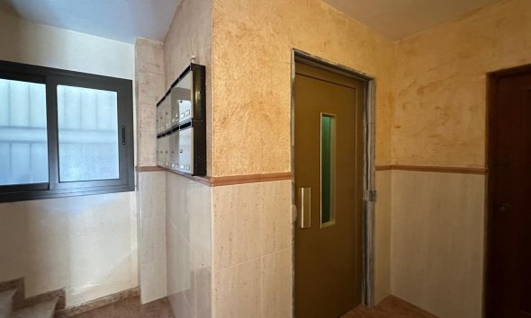 Resale - Apartment - Torrevieja - Estacion de autobuses