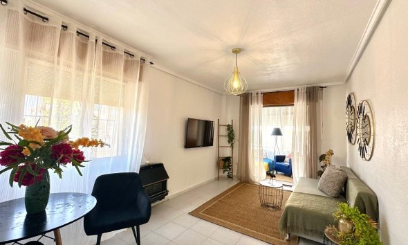 Resale - Apartment - Torrevieja - La Siesta - El Salado - Torreta