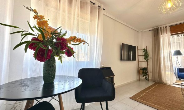 Resale - Apartment - Torrevieja - La Siesta - El Salado - Torreta