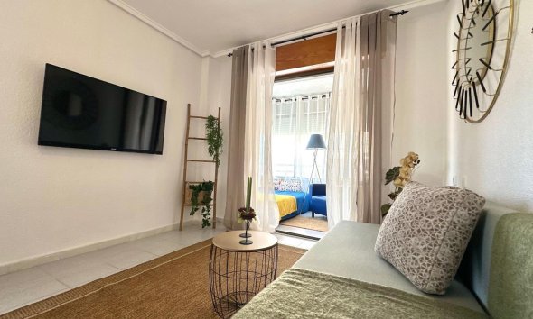 Resale - Apartment - Torrevieja - La Siesta - El Salado - Torreta