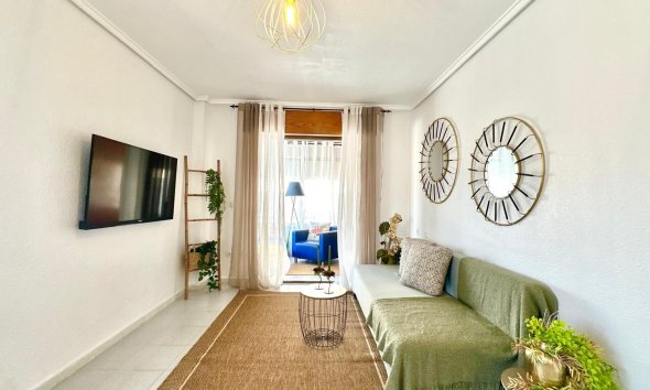 Resale - Apartment - Torrevieja - La Siesta - El Salado - Torreta