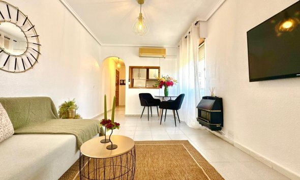 Resale - Apartment - Torrevieja - La Siesta - El Salado - Torreta