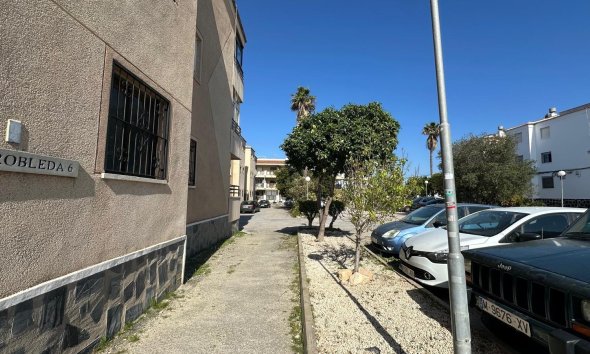 Resale - Apartment - Torrevieja - La Siesta - El Salado - Torreta