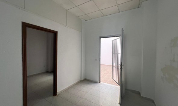 Rynek Wtórny - Lokal Usługowy - Torrevieja