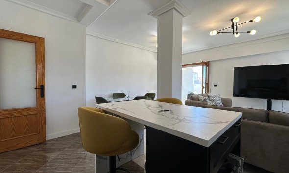 Resale - Apartment - Torrevieja - Centro