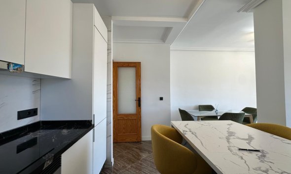 Resale - Apartment - Torrevieja - Centro