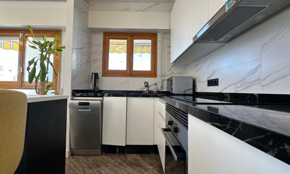 Resale - Apartment - Torrevieja - Centro