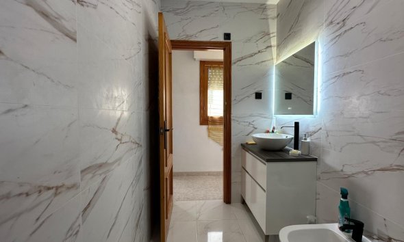 Resale - Apartment - Torrevieja - Centro