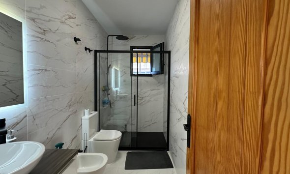 Resale - Apartment - Torrevieja - Centro