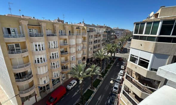 Resale - Apartment - Torrevieja - Centro