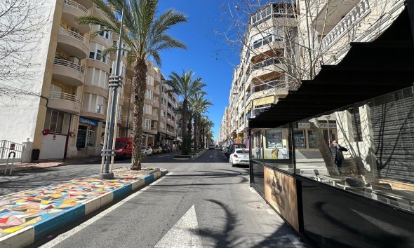 Resale - Apartment - Torrevieja - Centro
