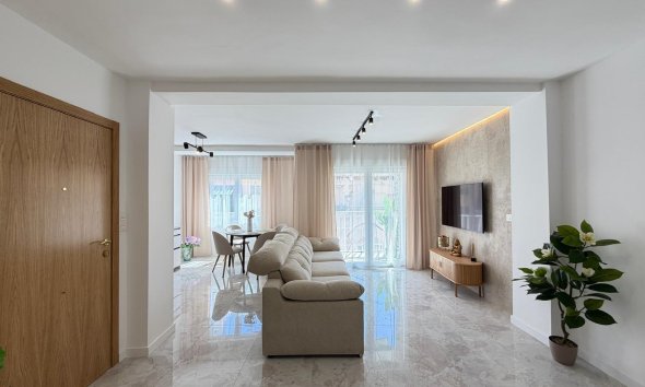 Resale - Apartment - Torrevieja - Estacion de autobuses