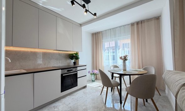 Resale - Apartment - Torrevieja - Estacion de autobuses