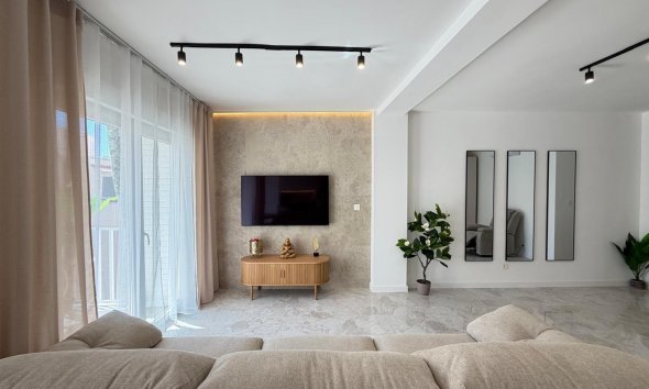 Resale - Apartment - Torrevieja - Estacion de autobuses