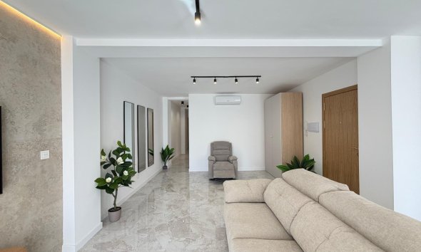 Resale - Apartment - Torrevieja - Estacion de autobuses