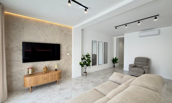 Resale - Apartment - Torrevieja - Estacion de autobuses