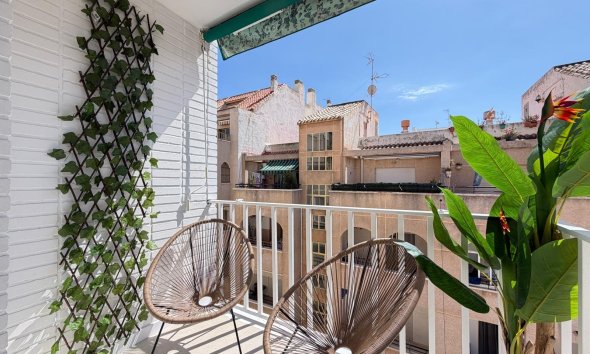 Resale - Apartment - Torrevieja - Estacion de autobuses