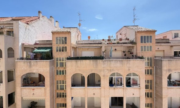 Resale - Apartment - Torrevieja - Estacion de autobuses