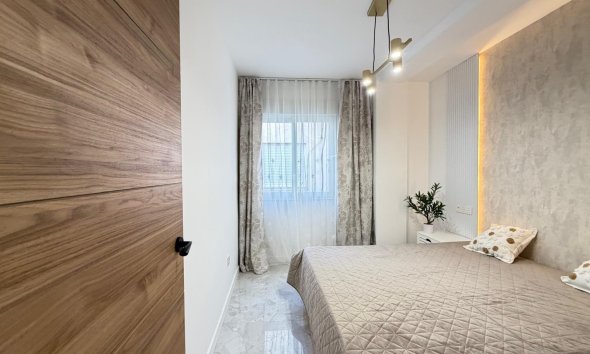 Resale - Apartment - Torrevieja - Estacion de autobuses