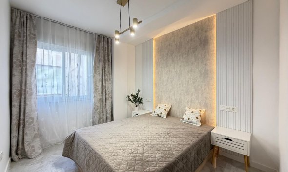 Resale - Apartment - Torrevieja - Estacion de autobuses