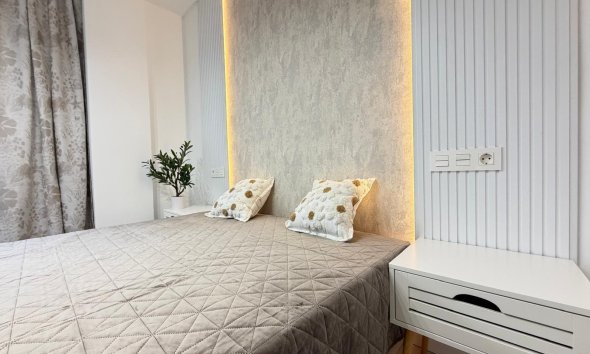 Resale - Apartment - Torrevieja - Estacion de autobuses