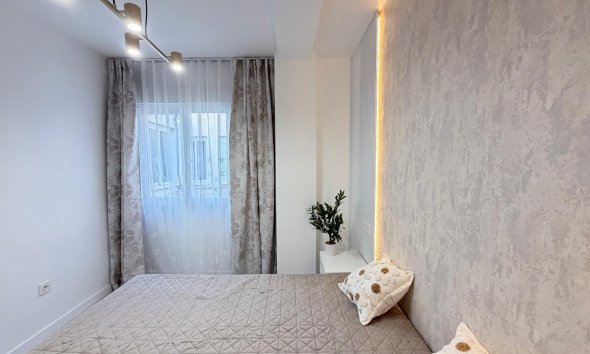 Resale - Apartment - Torrevieja - Estacion de autobuses