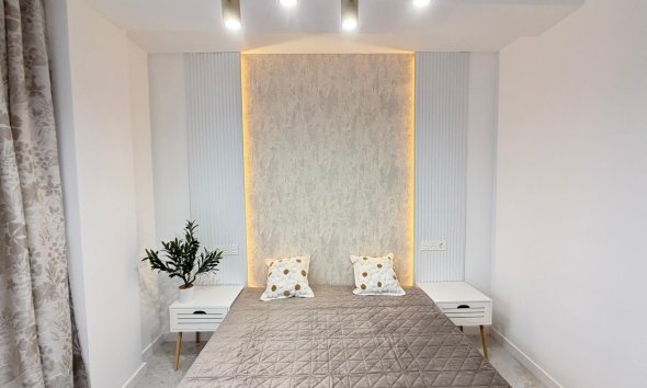 Resale - Apartment - Torrevieja - Estacion de autobuses