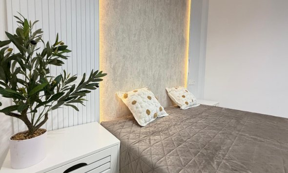 Resale - Apartment - Torrevieja - Estacion de autobuses