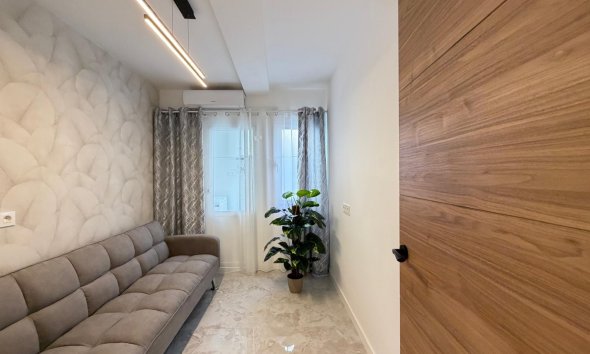 Resale - Apartment - Torrevieja - Estacion de autobuses