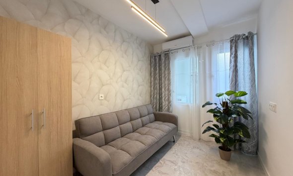Resale - Apartment - Torrevieja - Estacion de autobuses