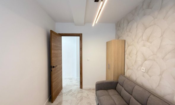 Resale - Apartment - Torrevieja - Estacion de autobuses