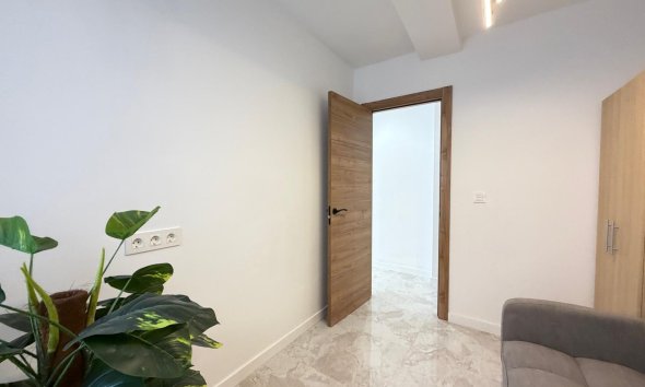 Resale - Apartment - Torrevieja - Estacion de autobuses
