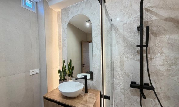 Resale - Apartment - Torrevieja - Estacion de autobuses